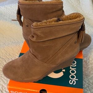 Sporto Women’s Tan Fur-Lined Boots